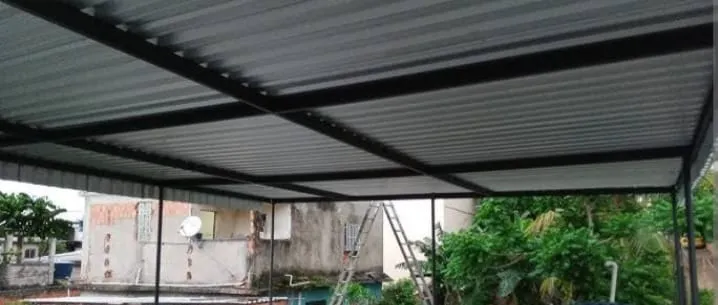 Toldo em Aluzinco com Estrutura em Aço Galvanizado
