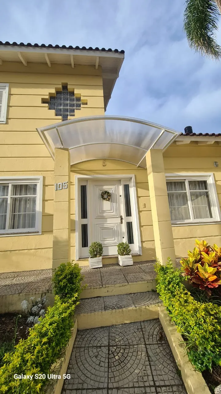 Toldo Fixo em Policarbonato Alveolar